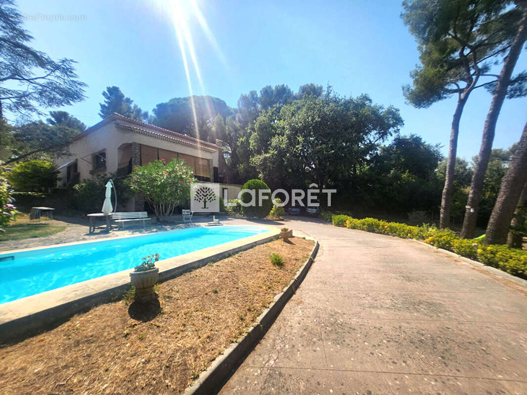 Maison + Appartement T3 La Seyne Sur Mer 6 pièce(s) 211 m2 - photo 2