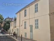 Appartement à CEYRESTE