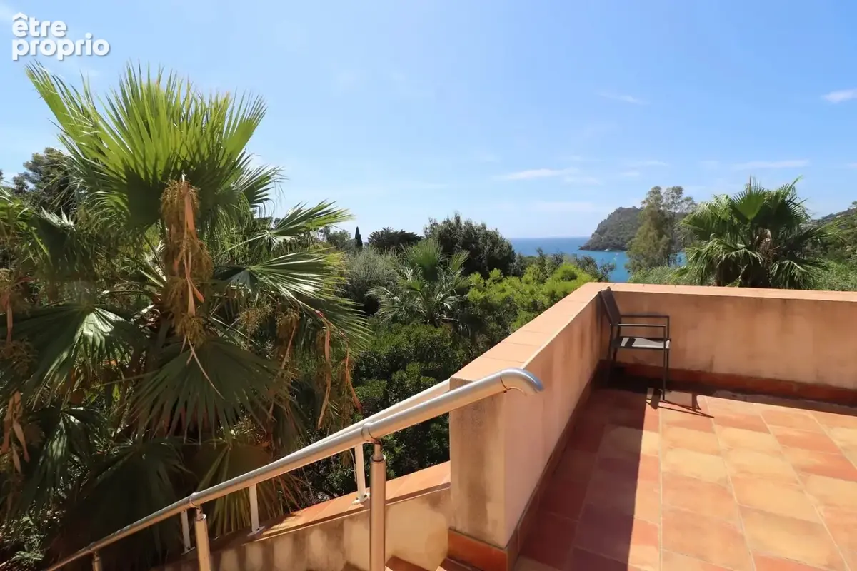 Villa  Vue mer  sur terrain constructible de 1903 m2 - photo 13