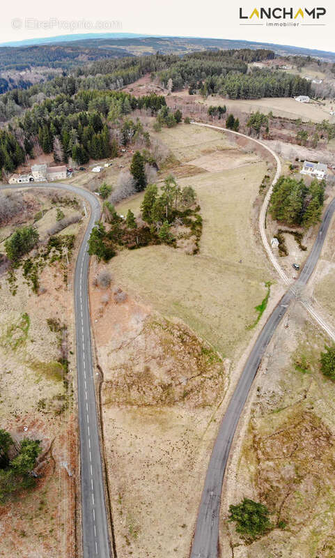 Terrain à LE CHAMBON-SUR-LIGNON