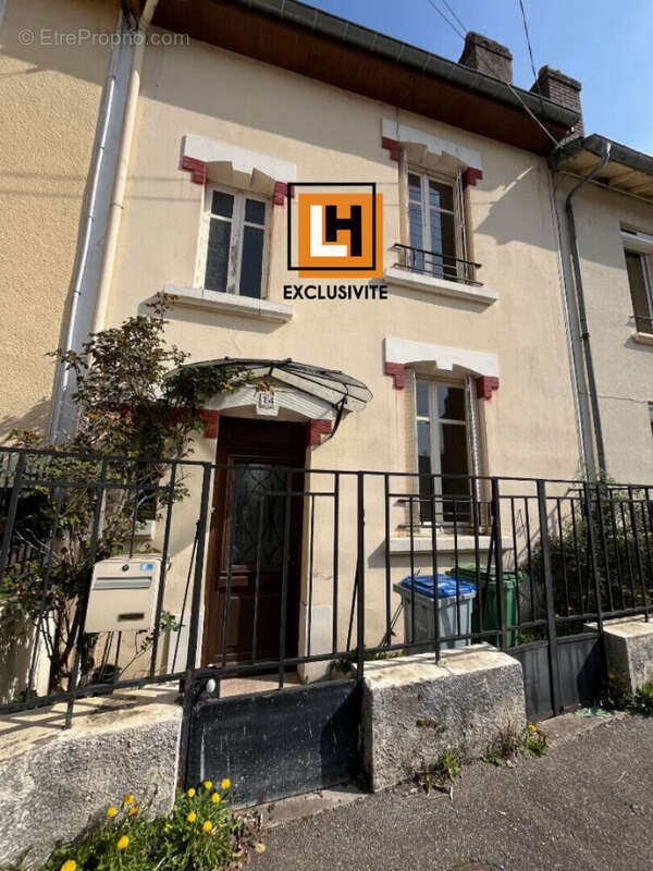 Maison à rénover avec grenier et jardin, beau potentiel - photo 3
