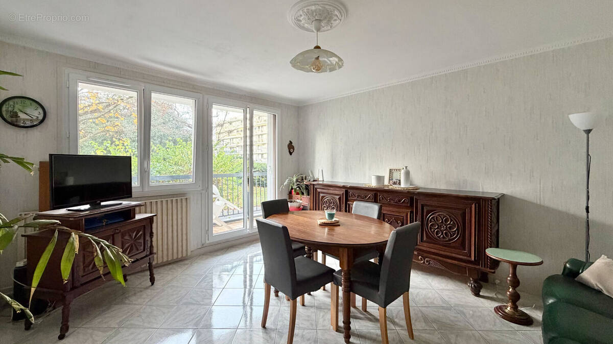 Appartement à CORBEIL-ESSONNES