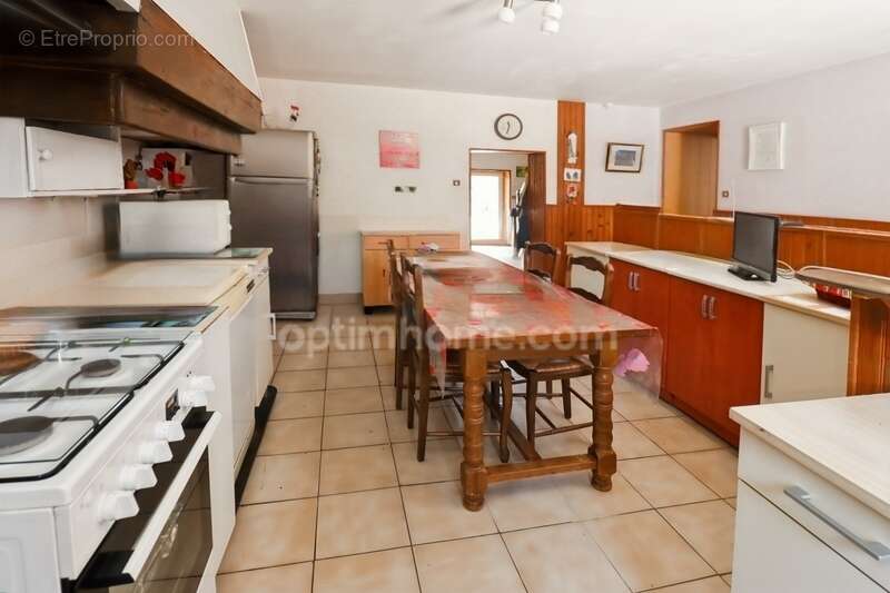 Maison à MAGNAC-LAVAL