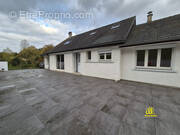 Pavillon Individuel dans un terrain clos et arboré - Maison à ELAN
