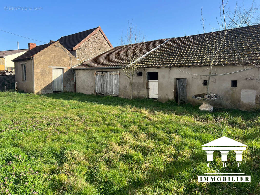 Maison à SAINT-ROMAIN-SOUS-GOURDON