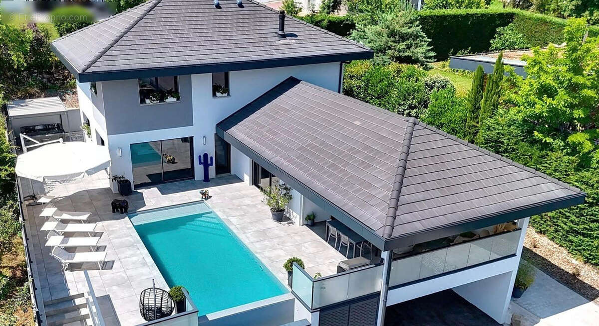 Maison à DIVONNE-LES-BAINS