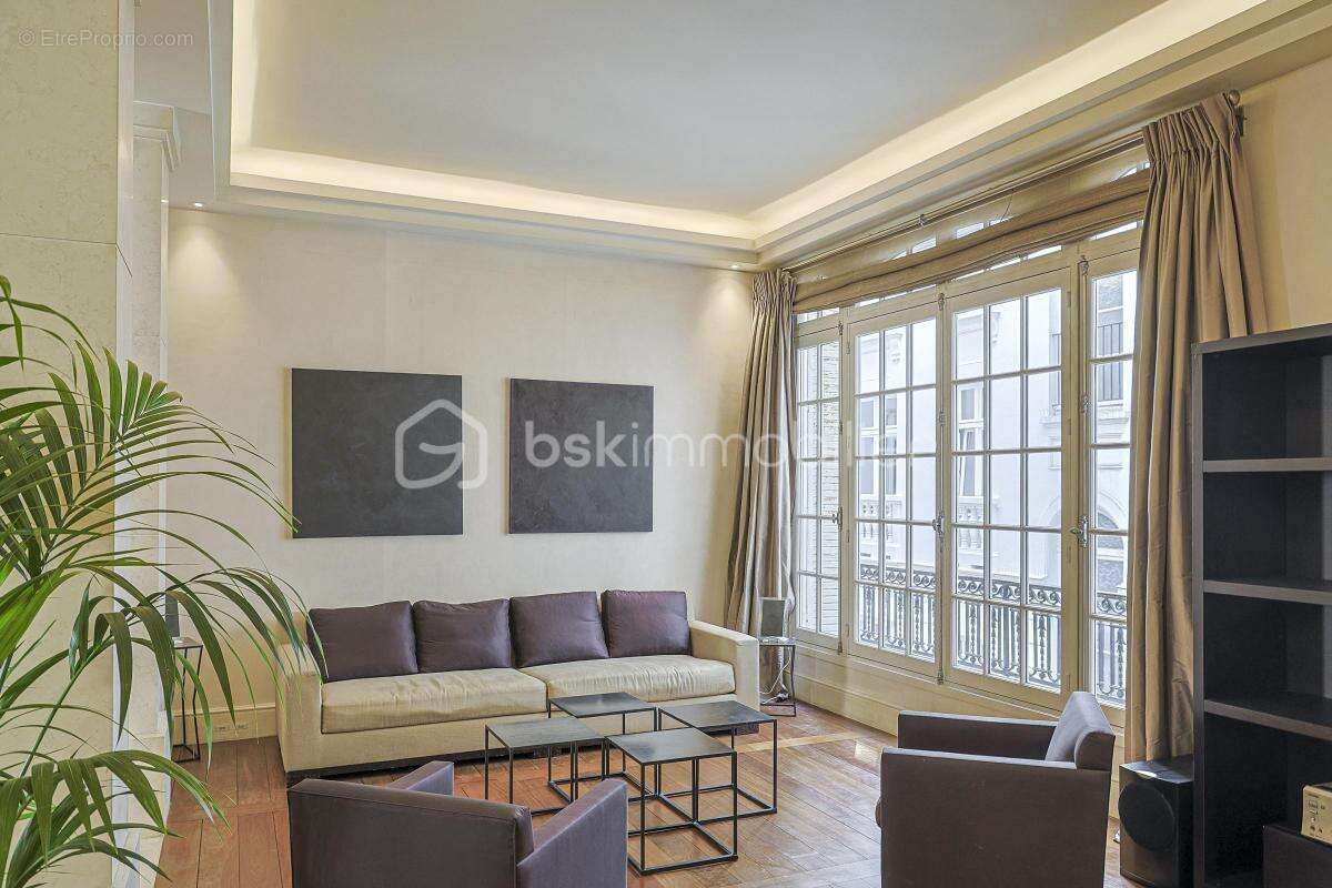 Appartement à PARIS-17E