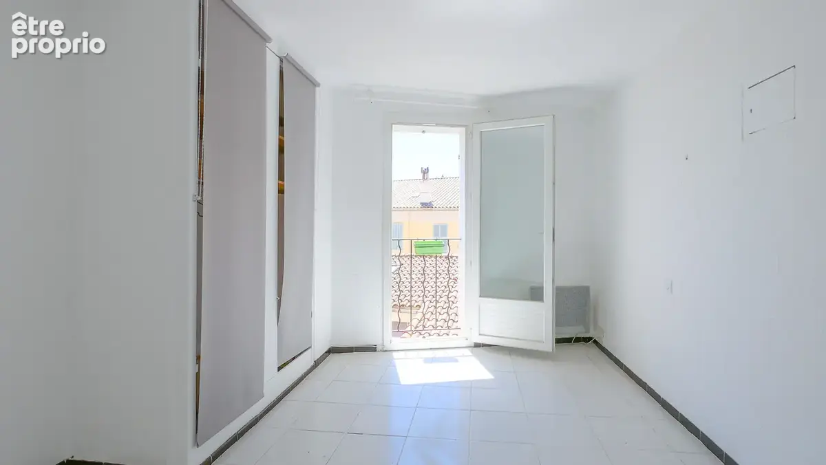 T2 plein Sud vue sur les toits du vieux Hyères - photo 7