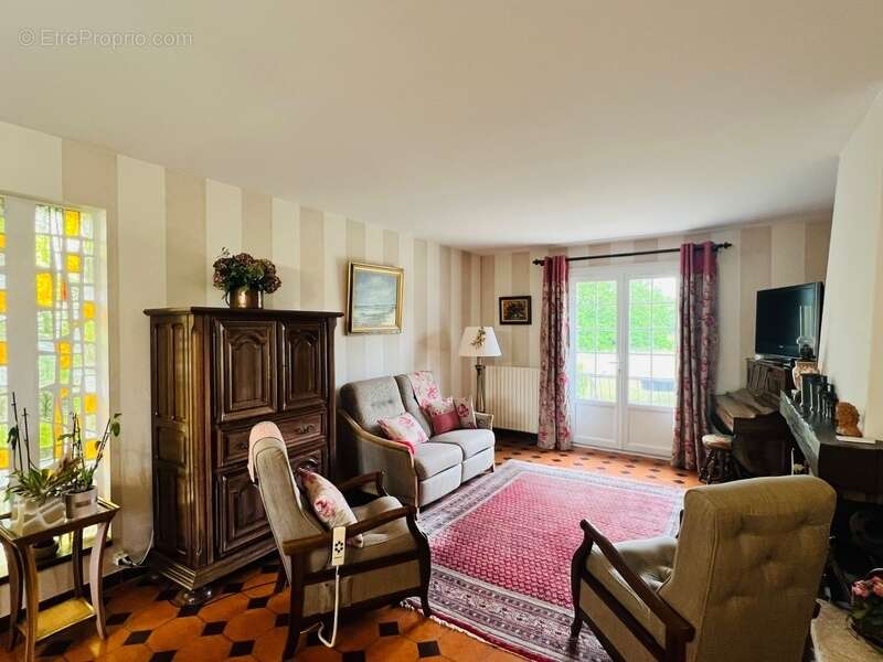Maison 153m² - 5 chambres -sous sol - Jardin - Châtellerault - photo 9