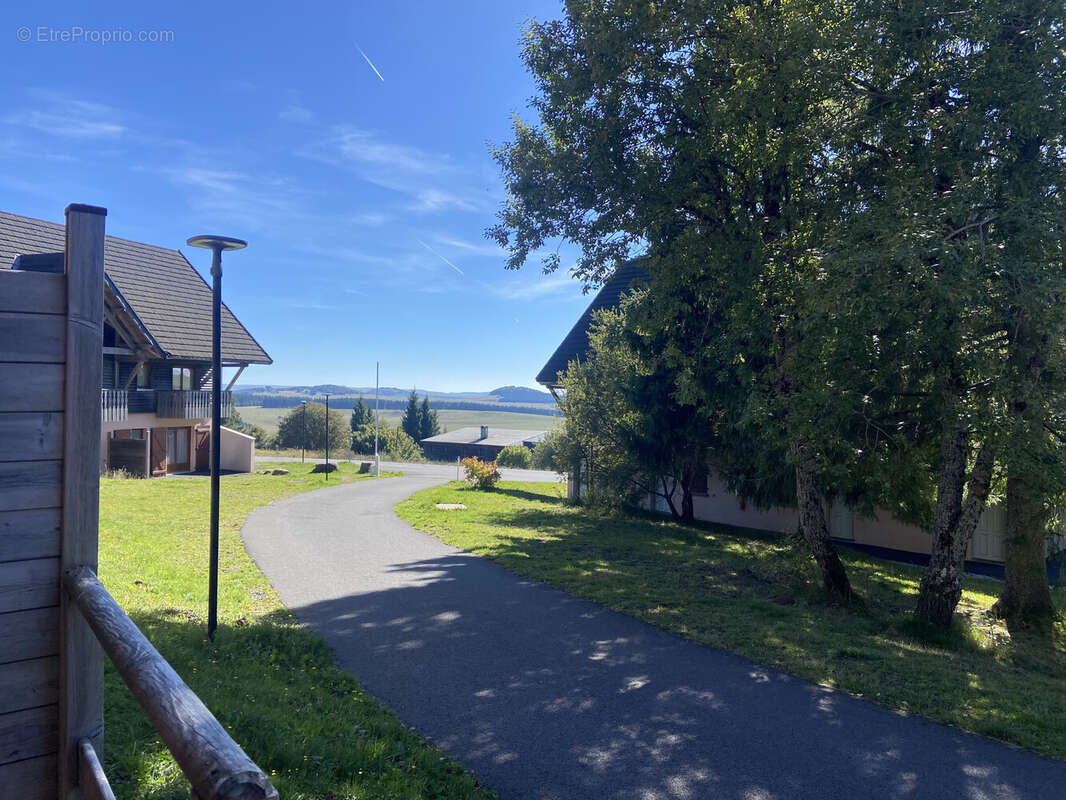 Appartement à COMPAINS