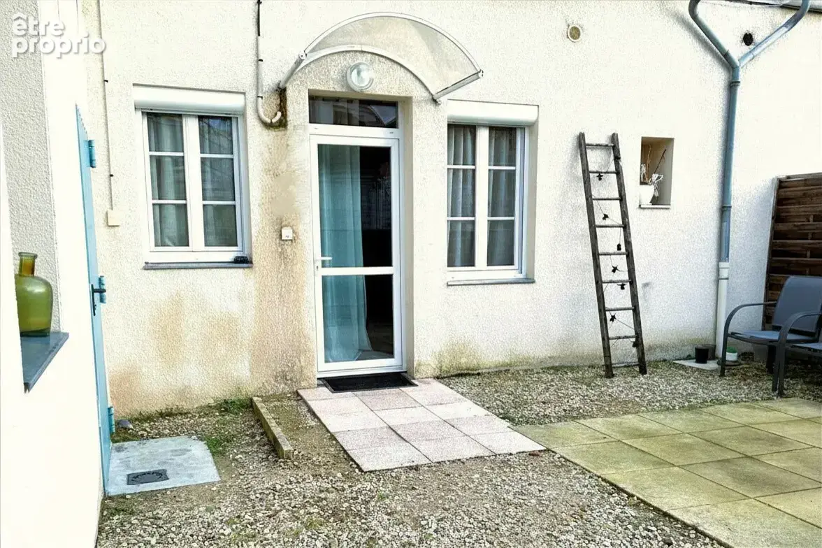 Ensemble immobilier - centre ville - 4 appartements + 1 local commercial - photo 3