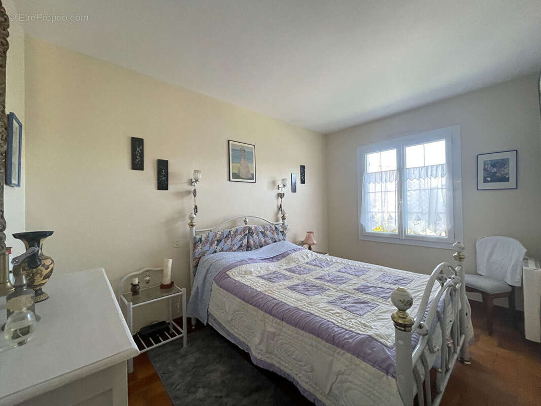 Maison à LA BREE-LES-BAINS