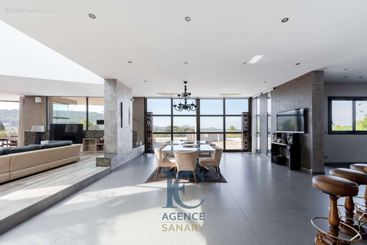 Maison à LA CADIERE-D'AZUR