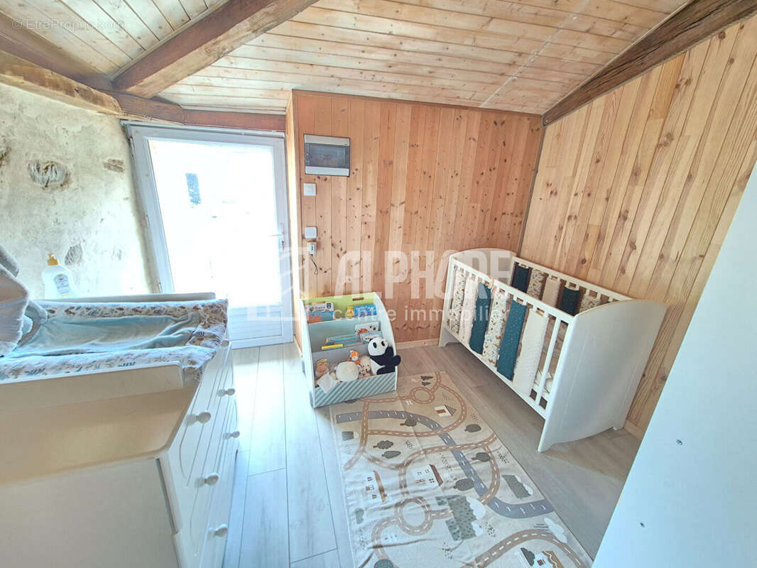 Maison de village Saint Martin Des Noyers 6 pièce(s) 178 m2 - photo 11
