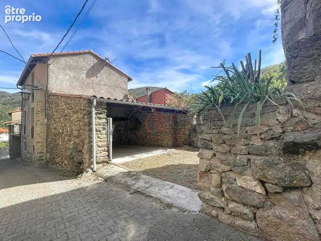 Maison de village/ py/ 74 m2 hab/ 2 chambres / pièce de stockage / exterieur - photo 8