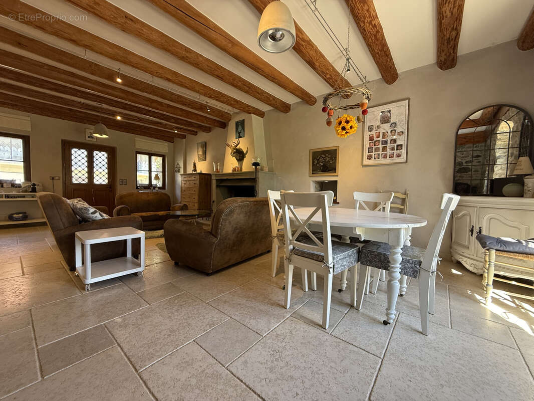 Maison à PERS-JUSSY