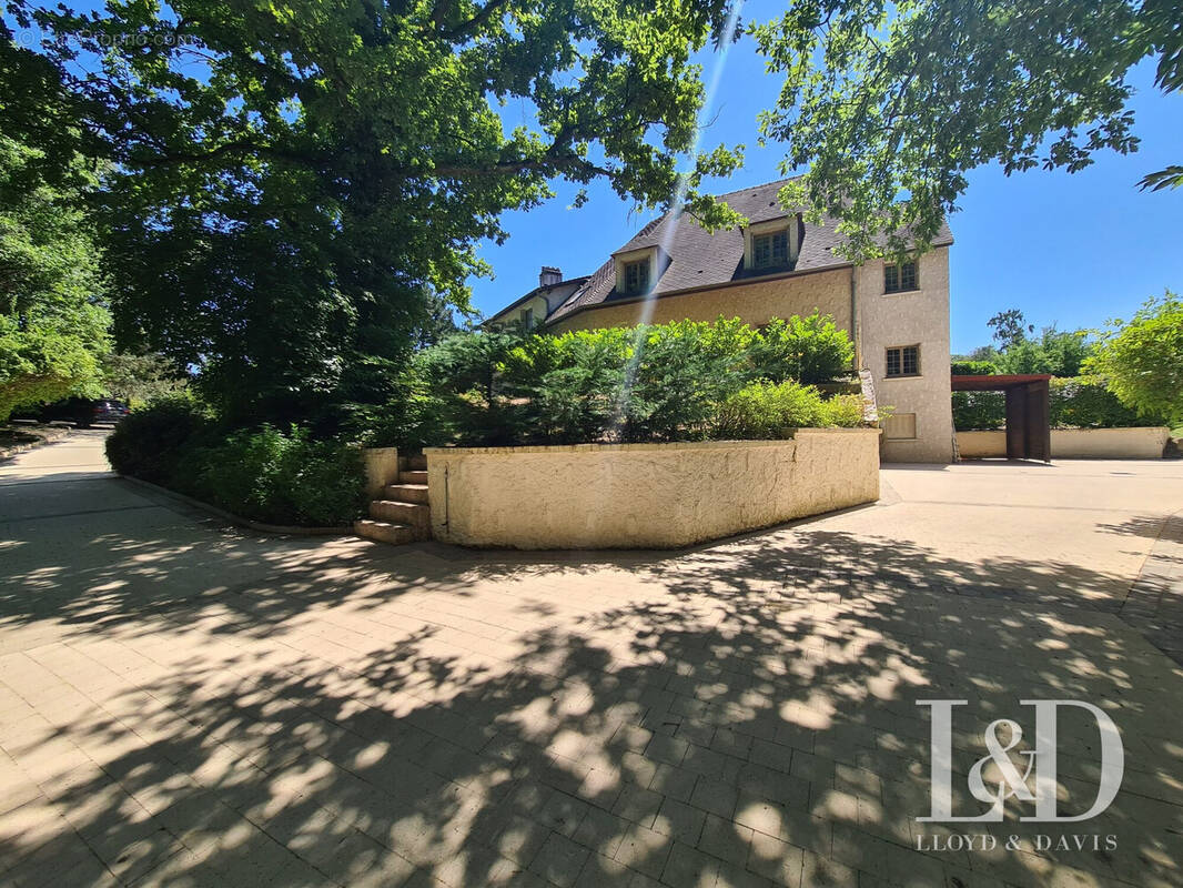 Maison 424 m² à Auvers-Saint-Georges  - photo 2