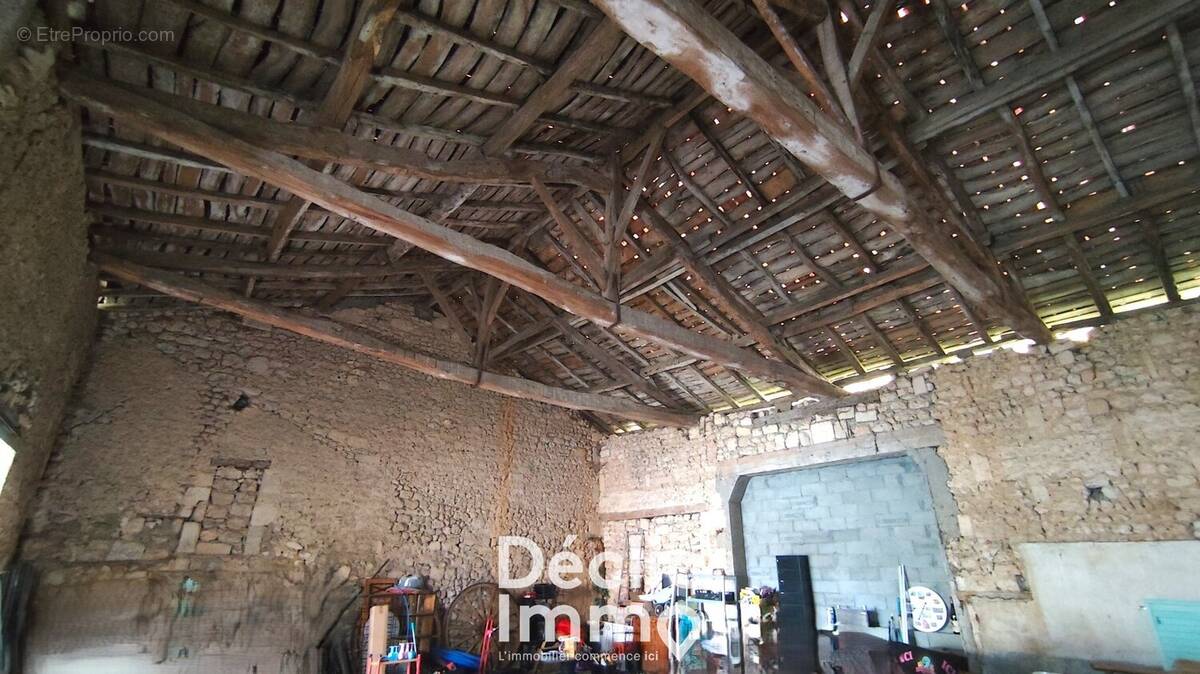 Maison à ROULLET-SAINT-ESTEPHE