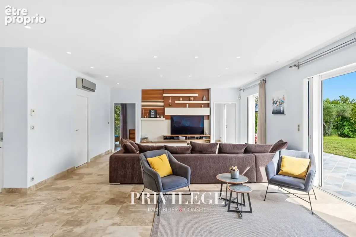 Peymeinade — Villa contemporaine de première main, piscine et ascenseur - photo 10