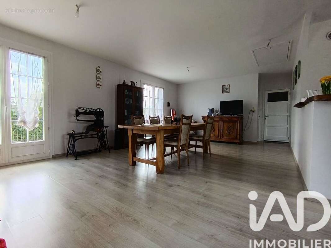 Maison 103 m² à Sennecay  - photo 2
