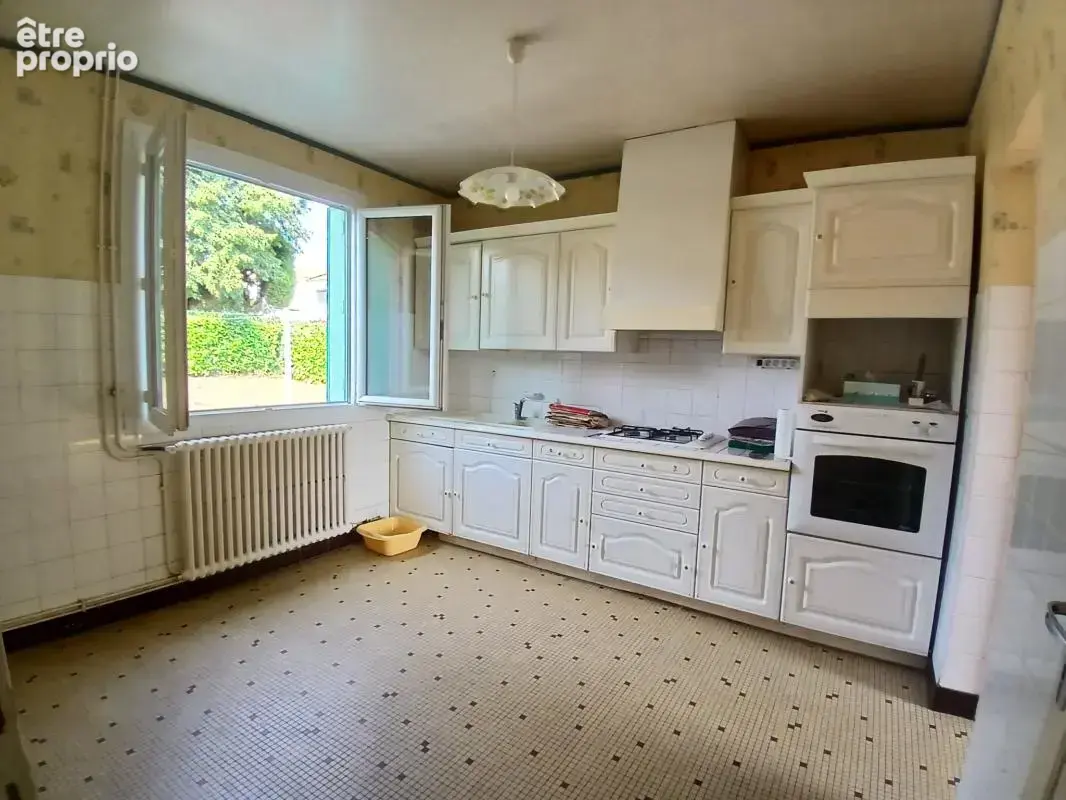 Maison lumineuse 4 chambres avec terrain clos et arboré - photo 4
