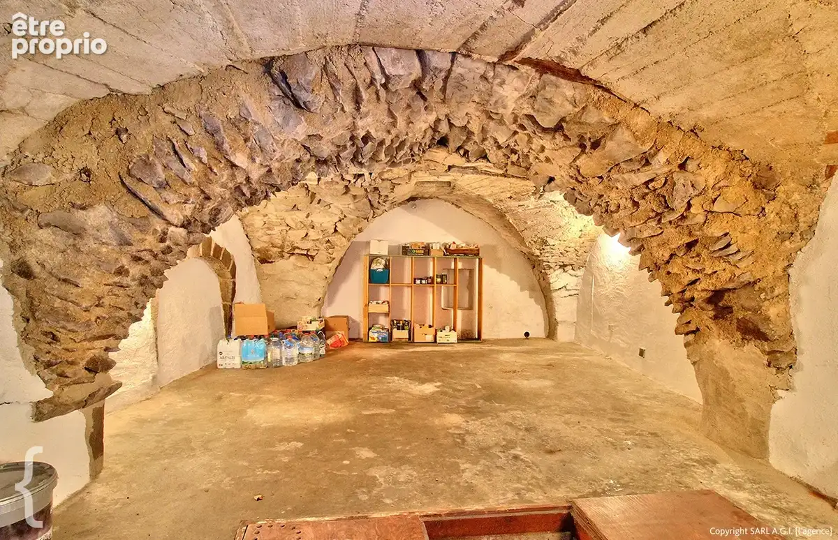Maison authentique à Volvic - photo 4