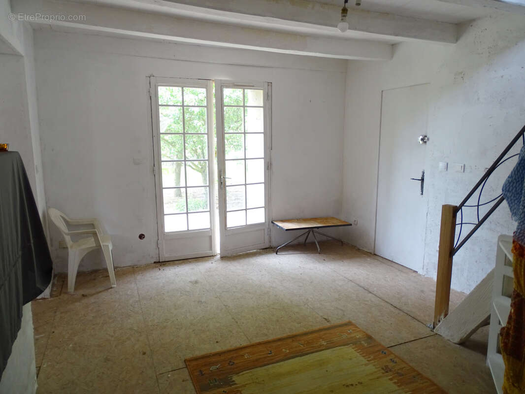 Maison à MONTIGNY-SUR-AUBE