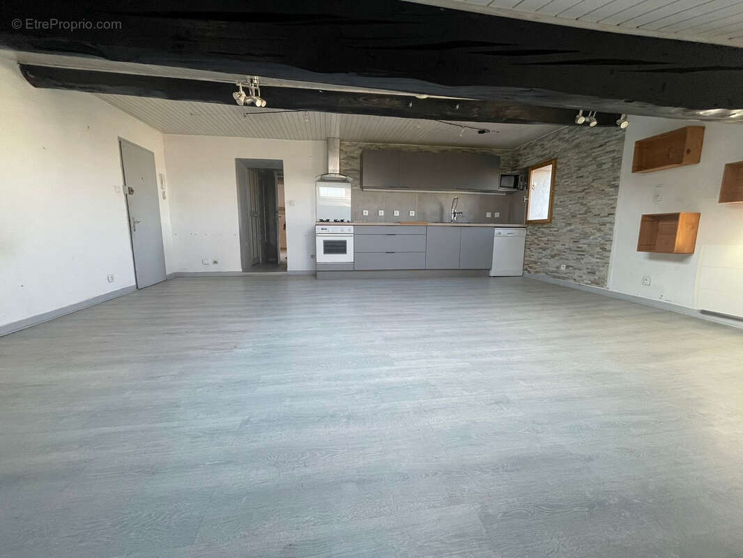 Appartement à SAINT-ETIENNE