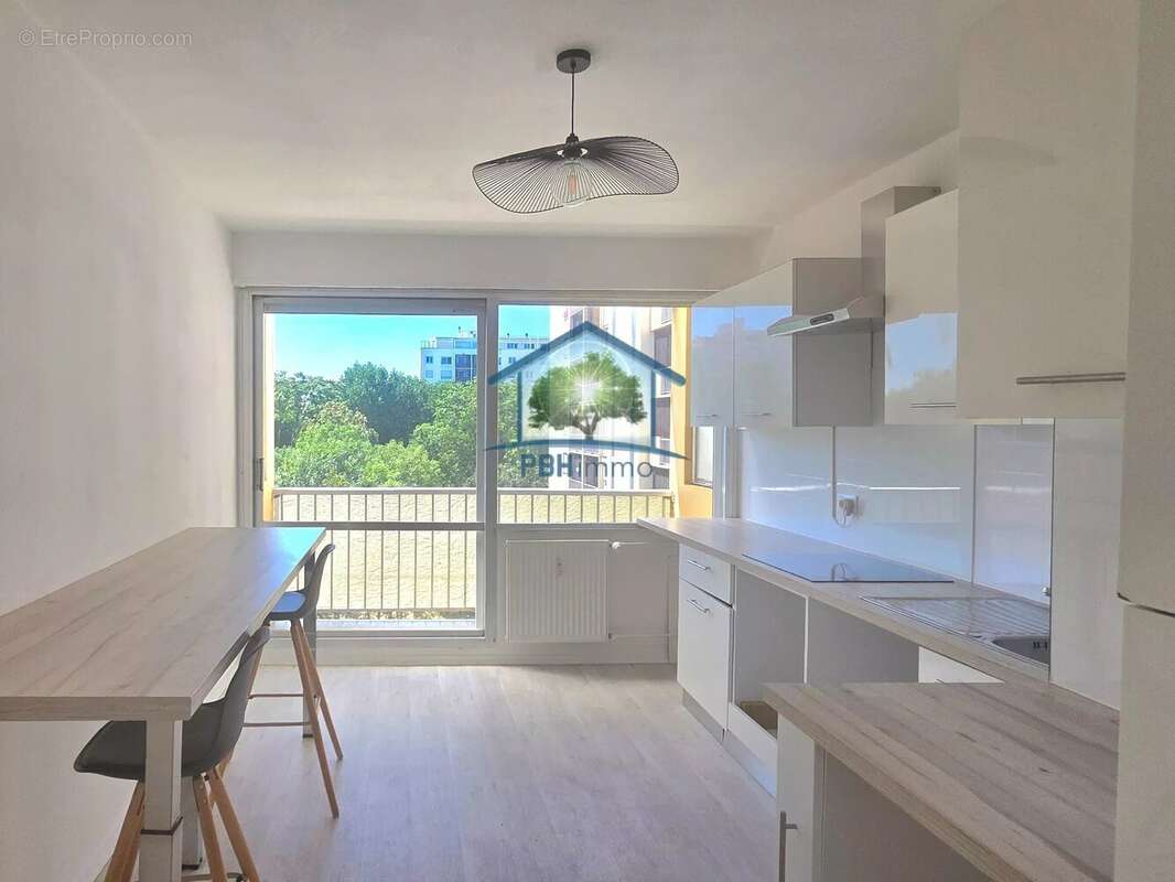 MULHOUSE (68) - Appartement de 75 m² avec garage et cave - photo 2