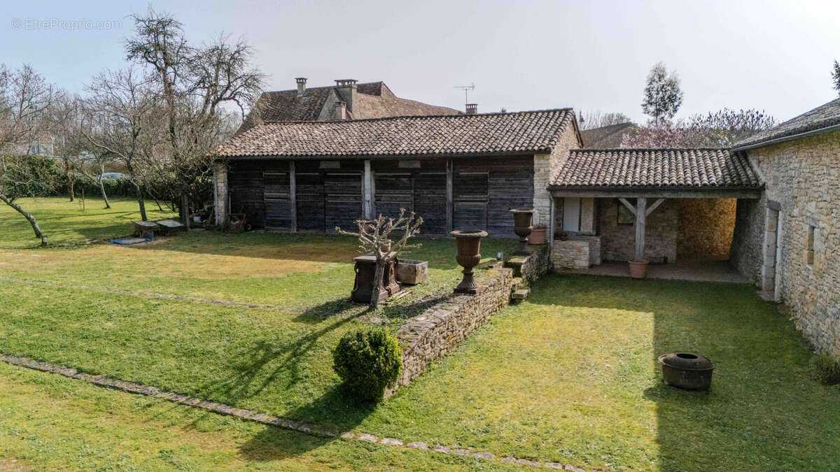 Maison à SARLIAC-SUR-L'ISLE