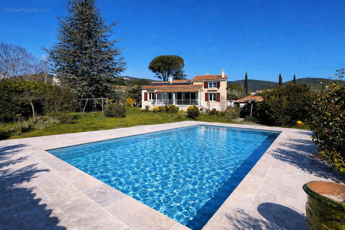 Maison à SAINT-ZACHARIE