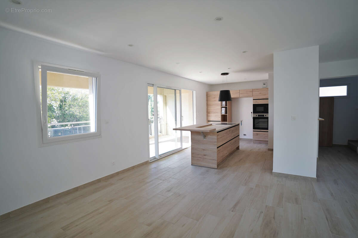 Appartement à VENTABREN