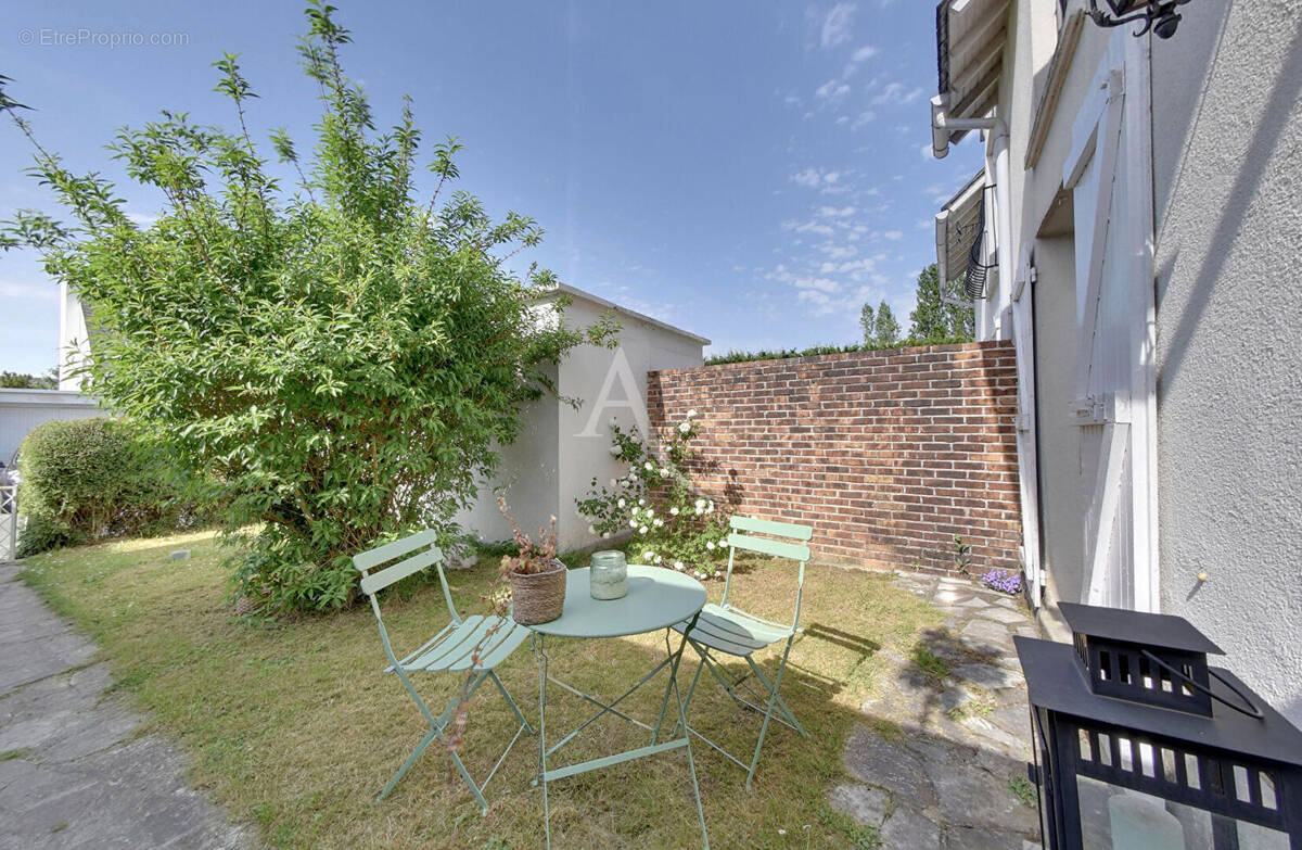 Maison à OZOIR-LA-FERRIERE