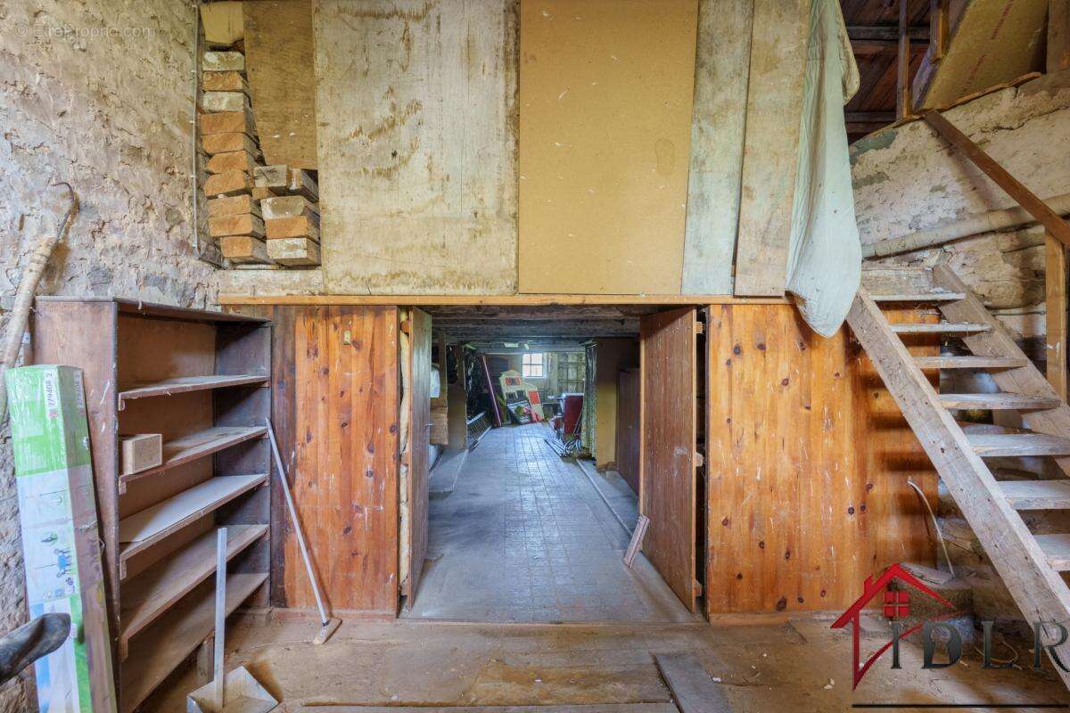 RARE   Maison de Village avec Vue et Potentiel à Coiffy-le- - photo 21