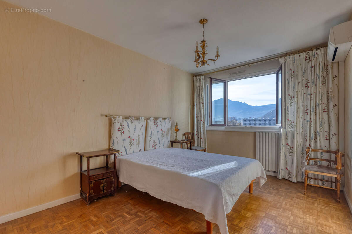 Appartement à MEYLAN