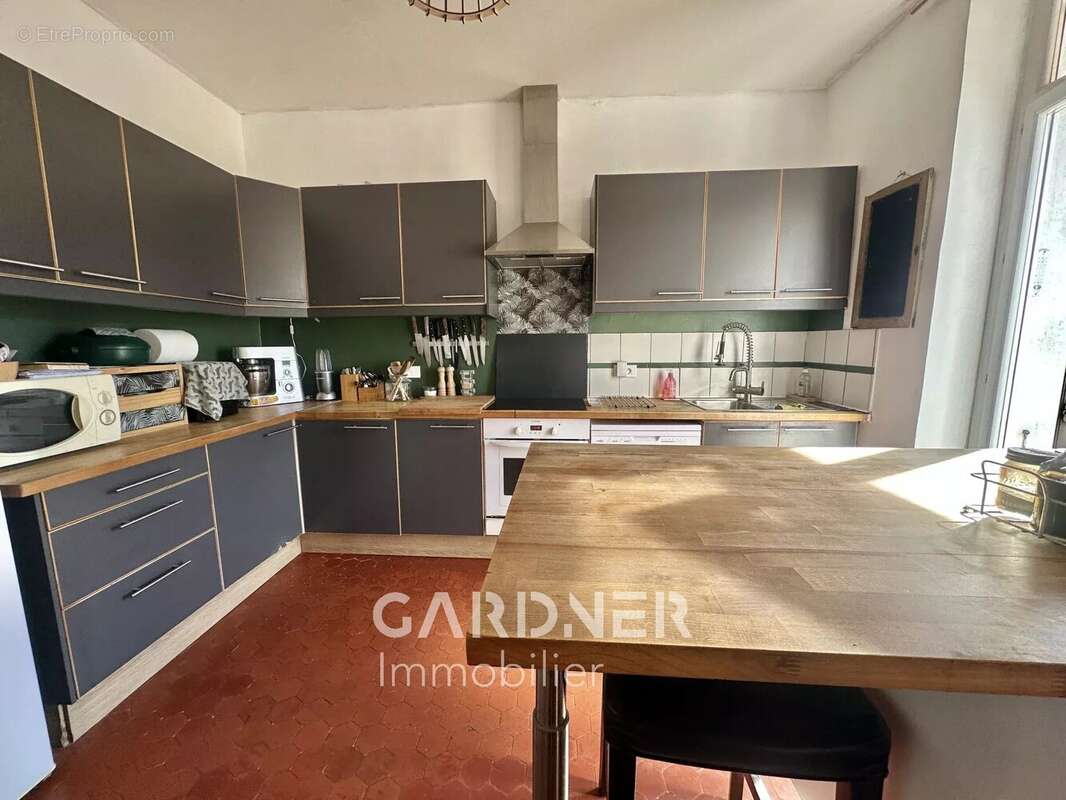 Appartement à MARSEILLE-10E