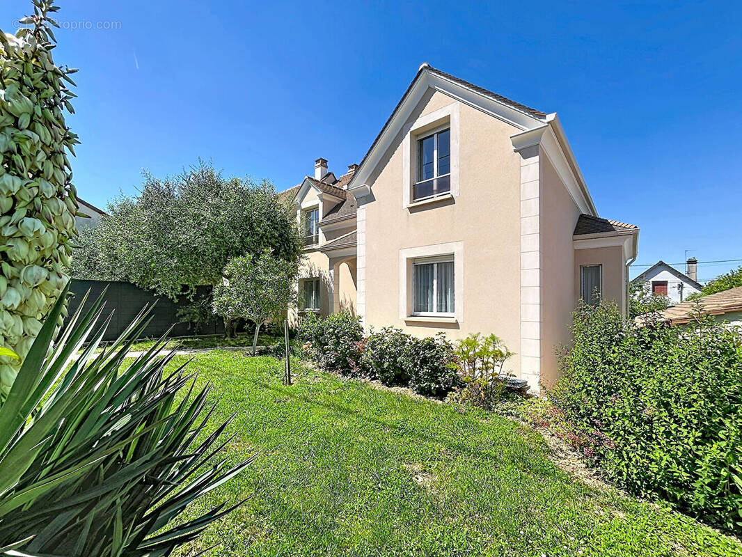 Maison à SAINT-MICHEL-SUR-ORGE