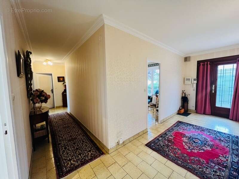 Maison 153m² - 5 chambres -sous sol - Jardin - Châtellerault - photo 10