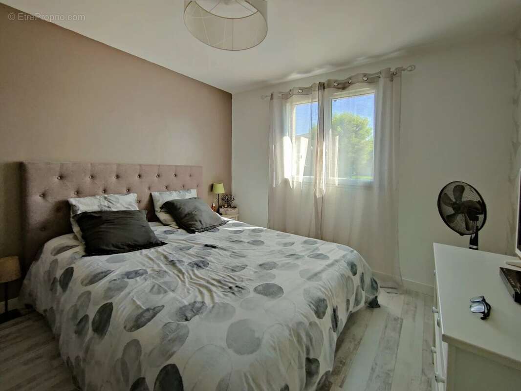 Maison à AYGUEMORTE-LES-GRAVES