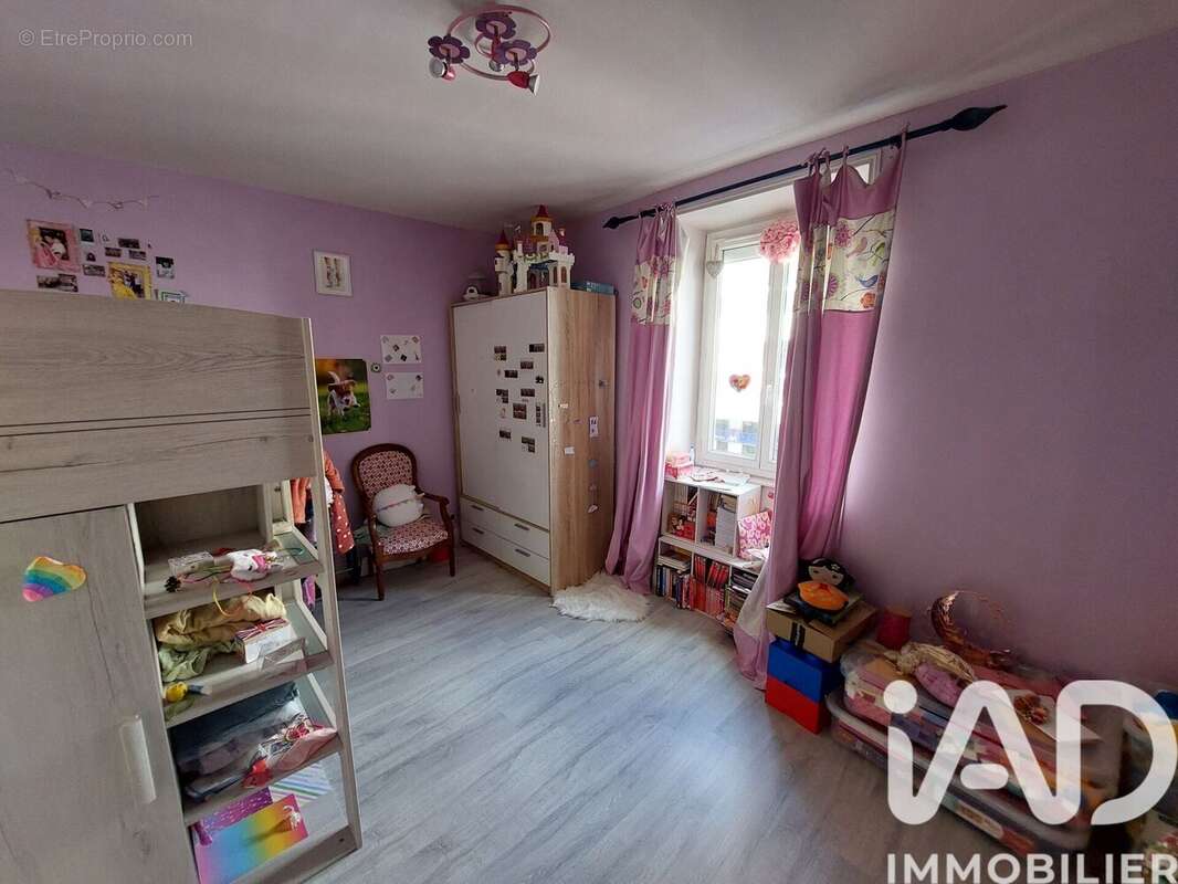 Appartement 105 m² à Montceau-Les-Mines  - photo 6