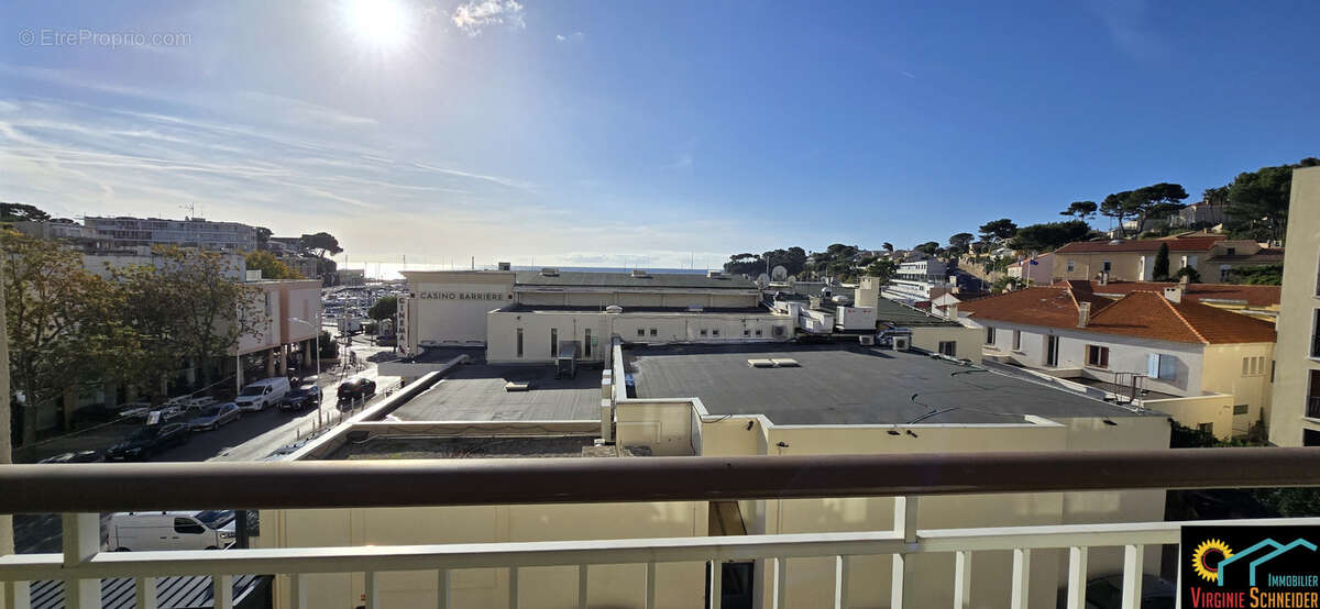 Appartement à CARRY-LE-ROUET