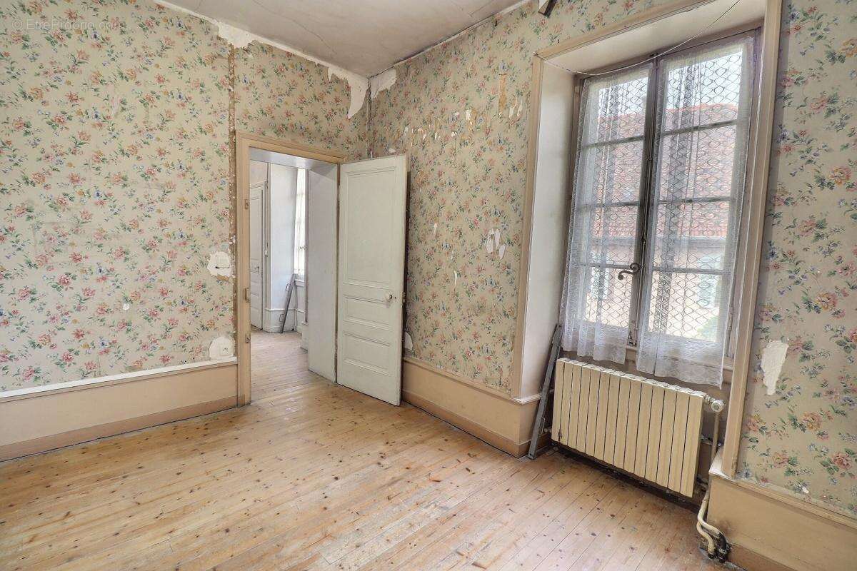 Maison à SAINT-GENIX-SUR-GUIERS