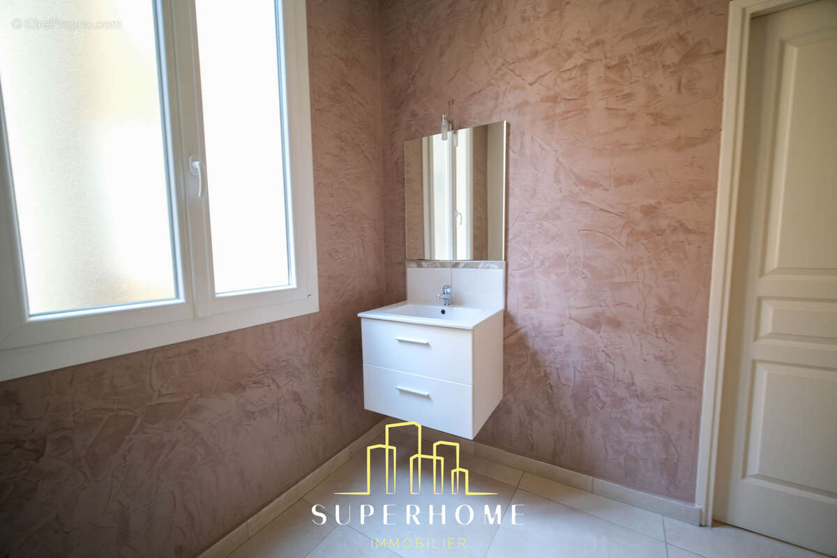 Appartement à MARSEILLE-6E