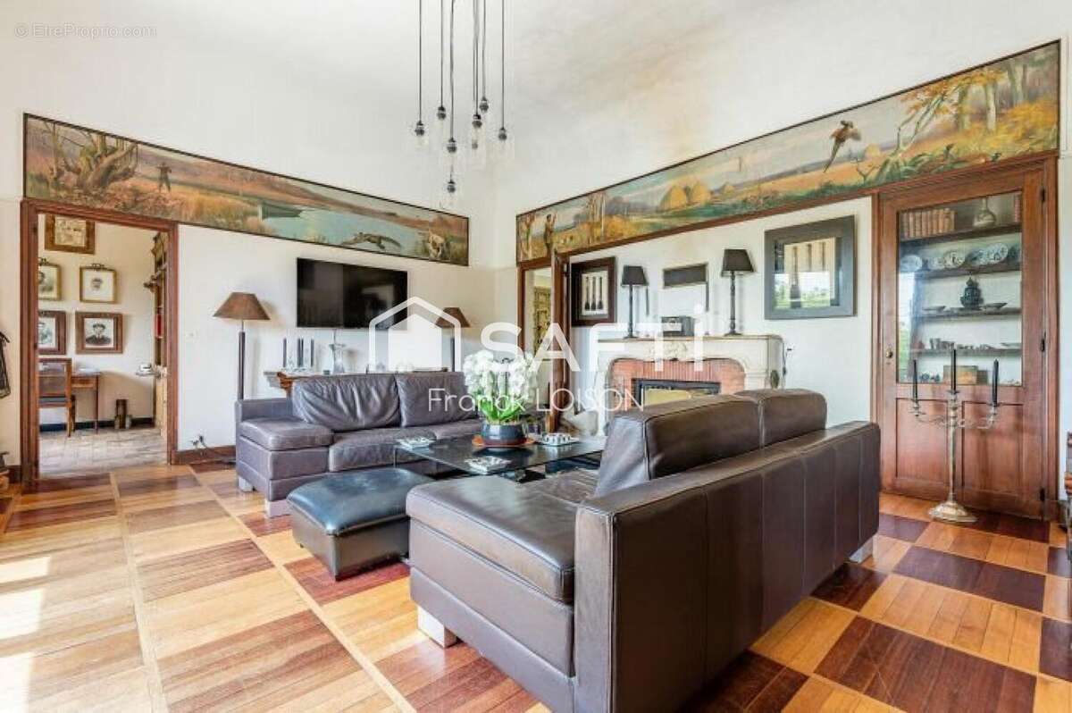 Maison 197 m² à La Croix-En-Touraine  - photo 4