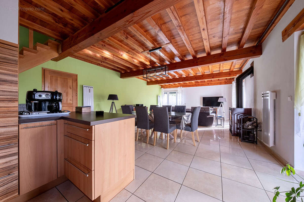 Maison à ROQUESERIERE