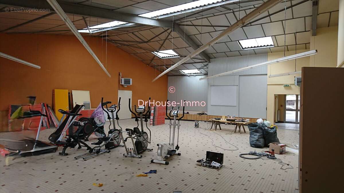 Commerce à SAINT-FLORENT-LE-VIEIL