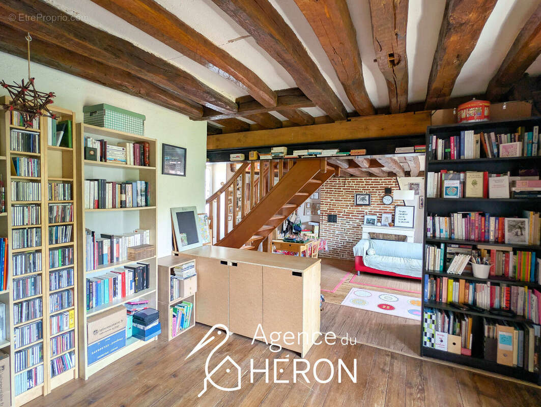 Appartement 57 m² à Saint-Pierre-Les-Nemours  - photo 4