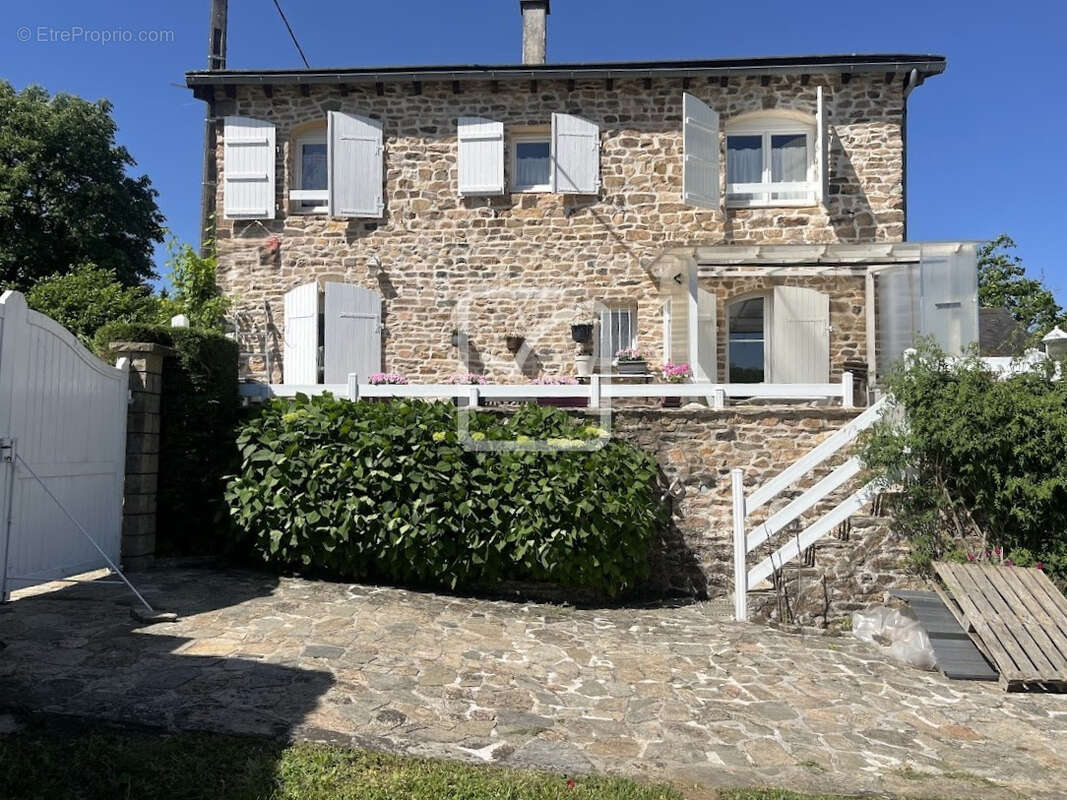 Maison à MENOIRE