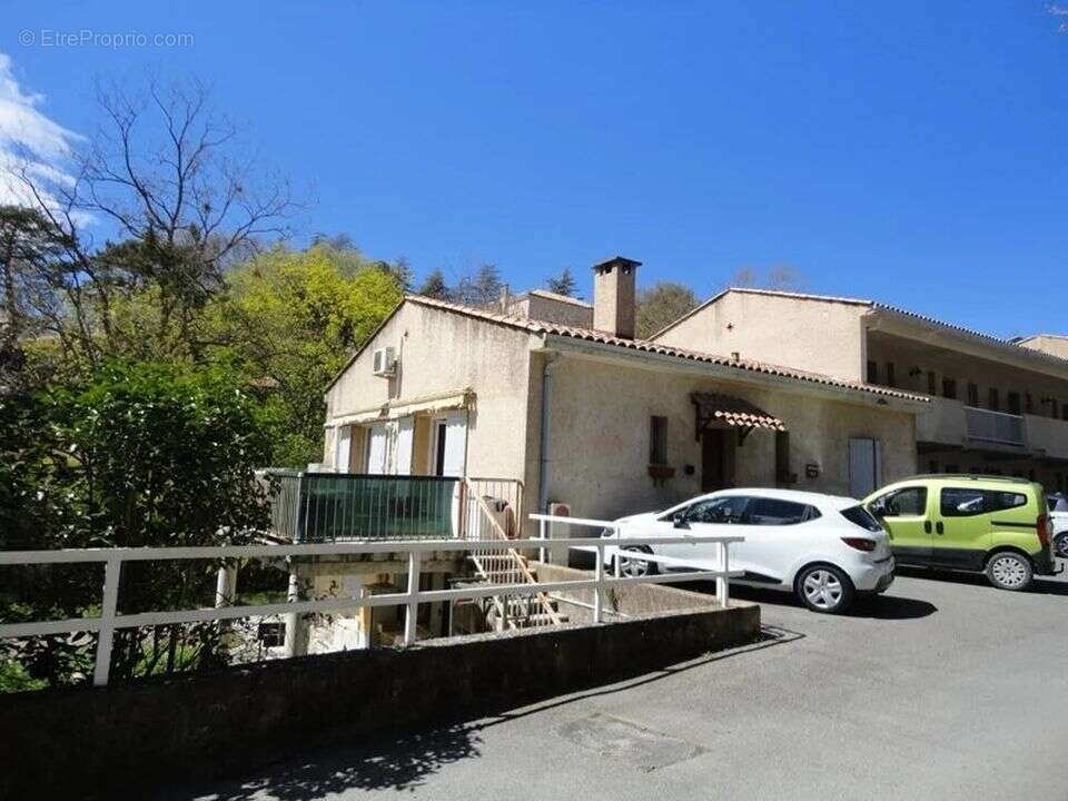 Appartement à GREOUX-LES-BAINS