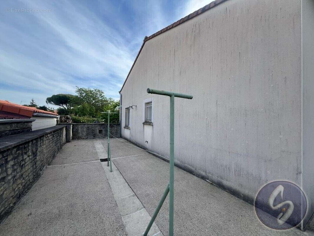 Maison à LA CRECHE